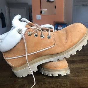 Timberland boots. Sz 9 great condition